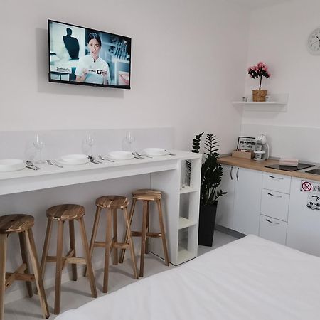 Casuta Cu Tei Villa Oradea Habitación foto