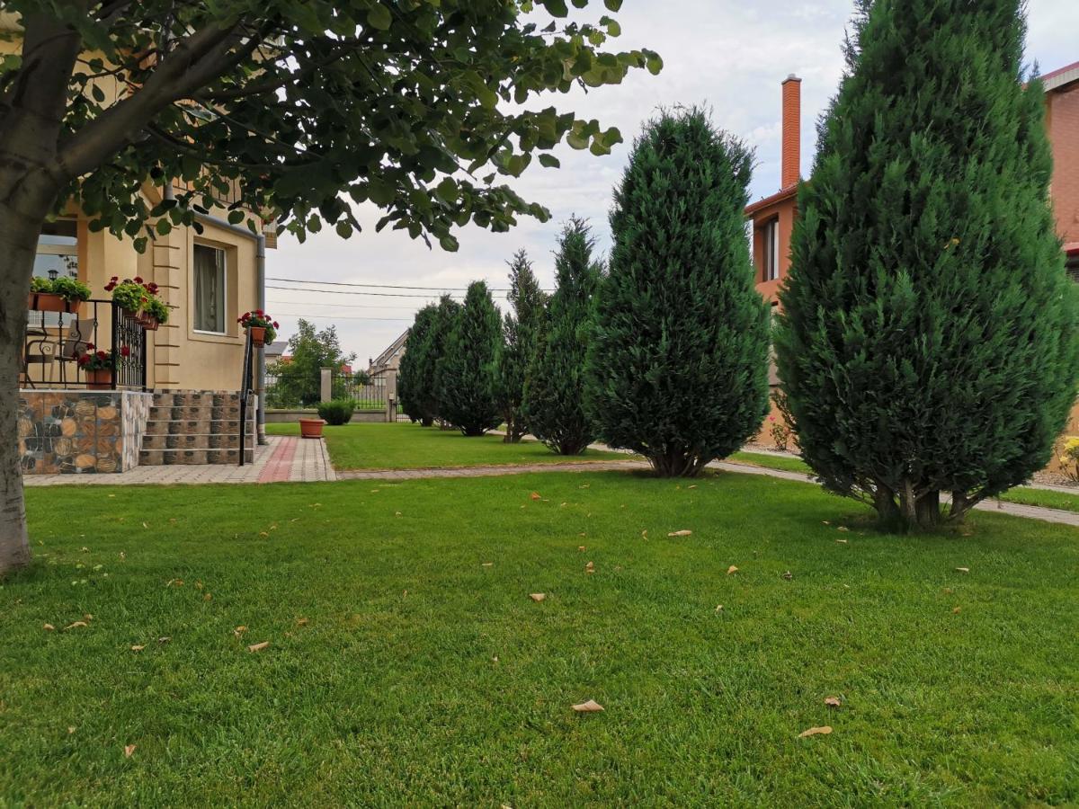 Casuta Cu Tei Villa Oradea Exterior foto