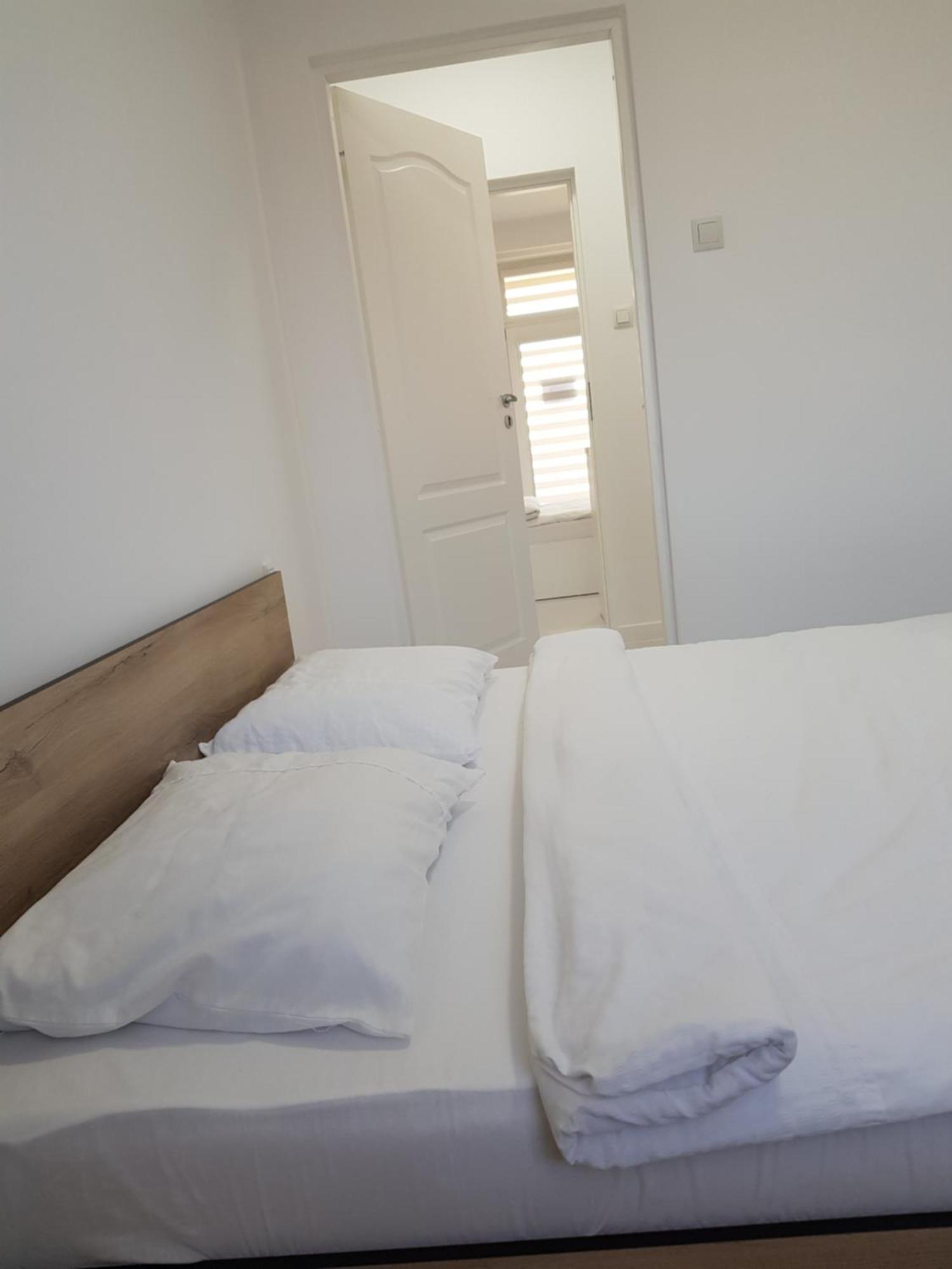 Casuta Cu Tei Villa Oradea Habitación foto